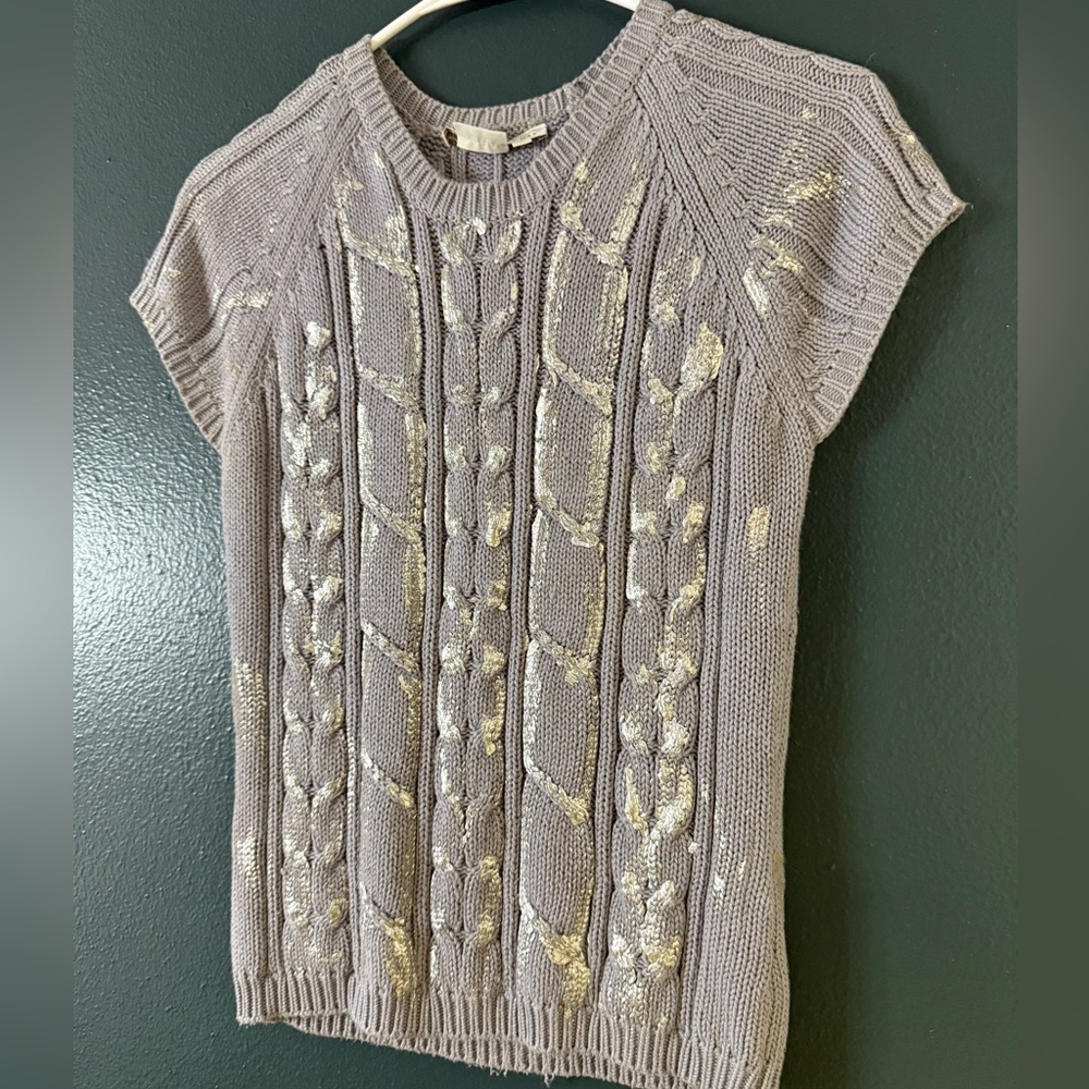 GRAY SILVER PAINTED GRAFFITI SHORT SLEEVE SWEATER